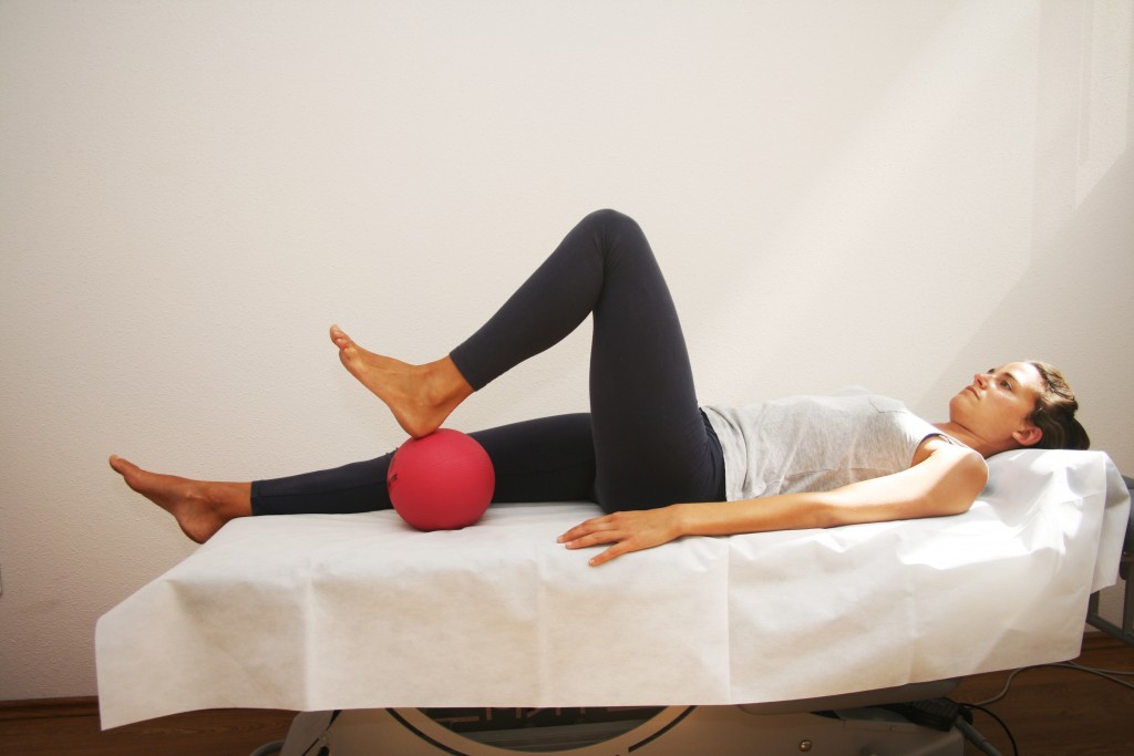 85. Auto mobilisation du genou en flexion extension - Masseur ...